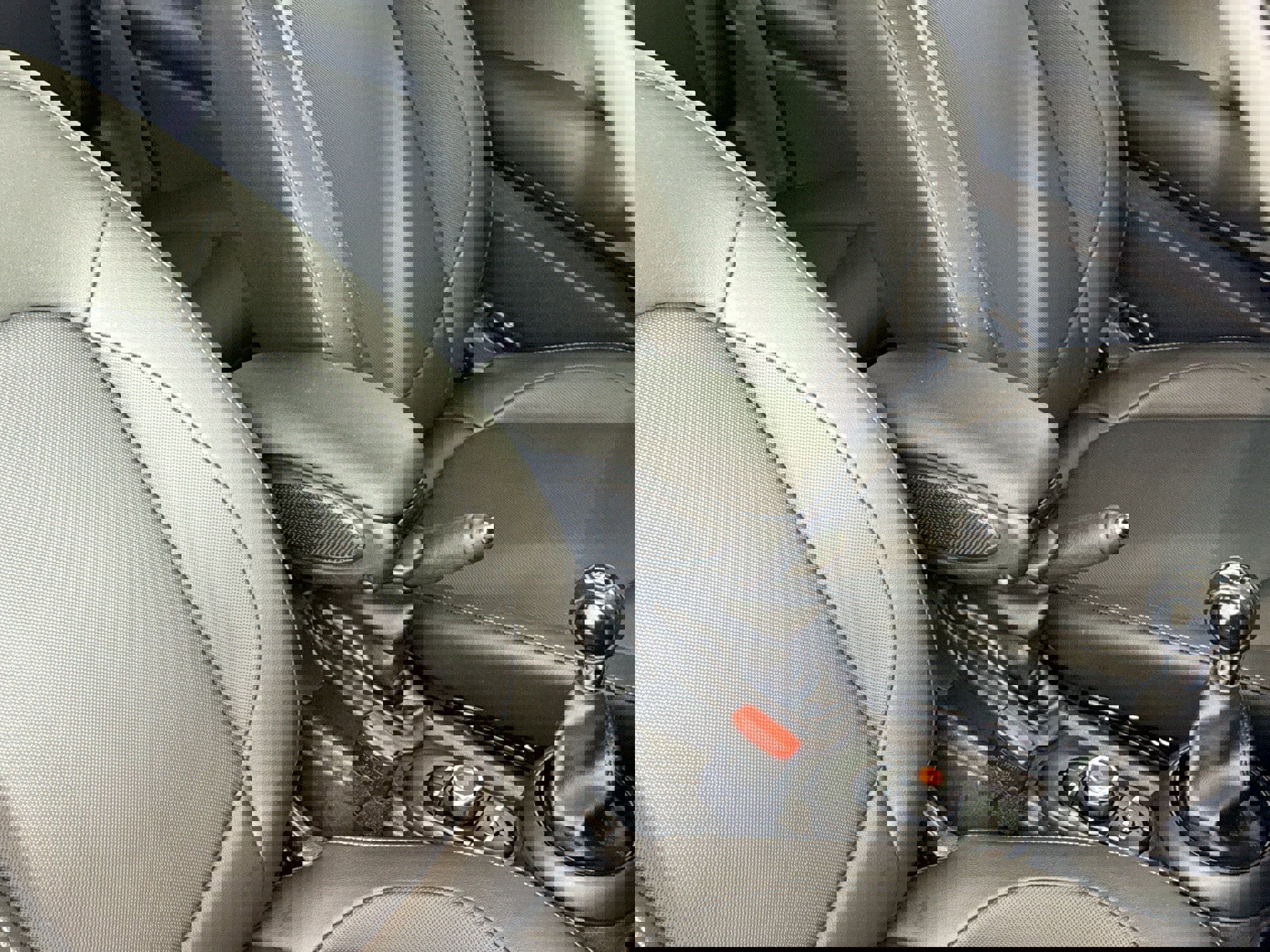 Used 2019 MINI Cooper 2-Door Hardtop image 35