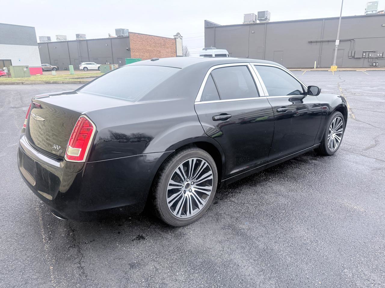 Used 2013 Chrysler 300 S image 5