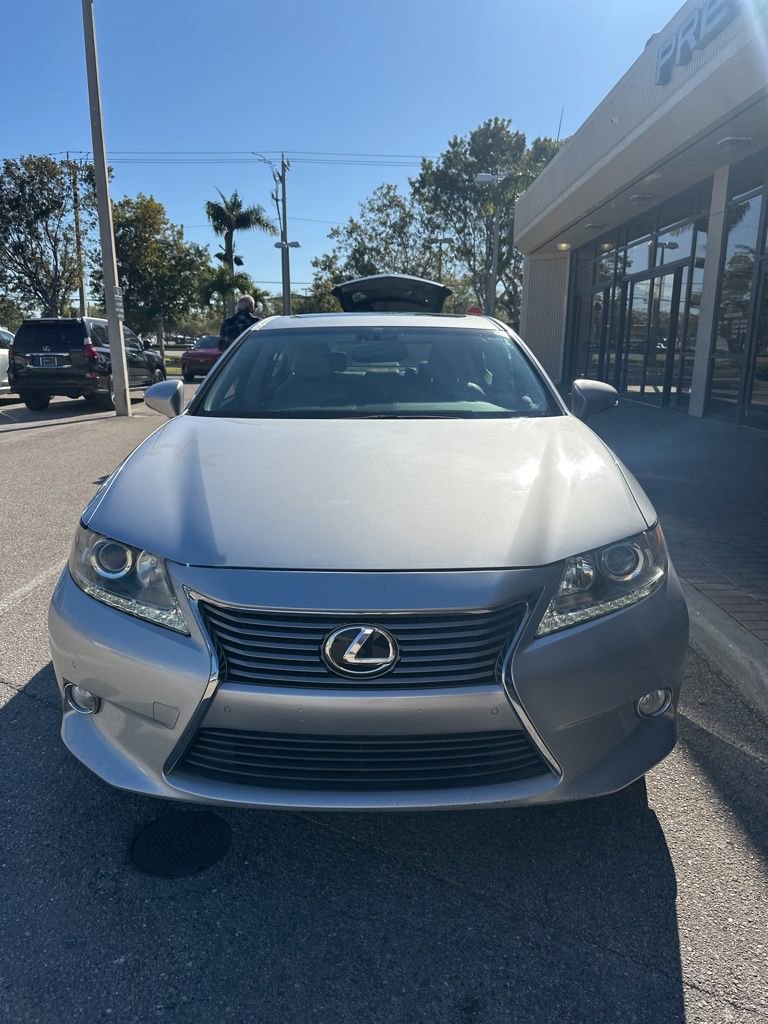 Used 2013 Lexus ES 350 w/ Luxury Pkg image 1