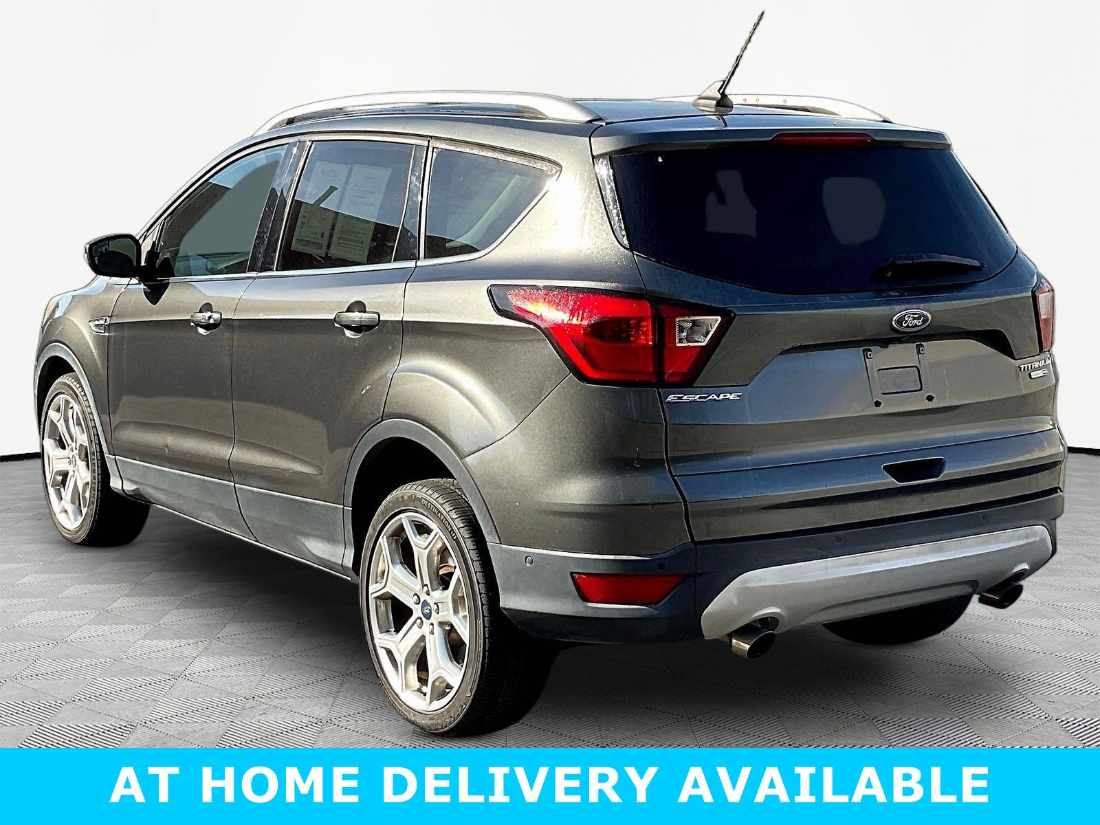 Used 2019 Ford Escape Titanium AWD/4WD image 4