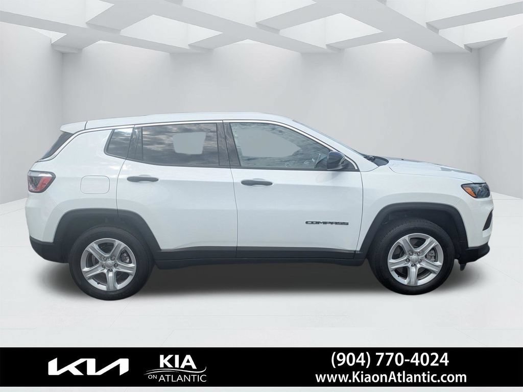 Used 2023 Jeep Compass Sport AWD/4WD image 2