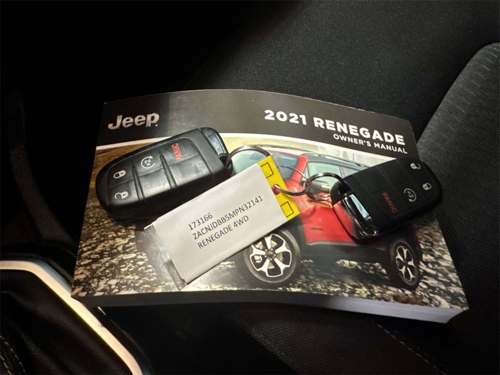 Used 2021 Jeep Renegade Latitude image 32