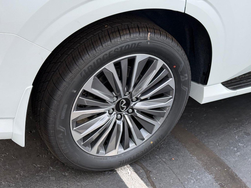 New 2027 INFINITI QX80 Luxe AWD/4WD image 4