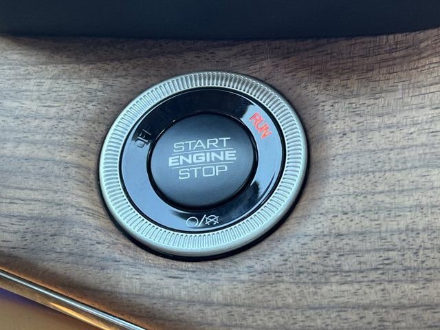 New 2025 Jeep Grand Cherokee Summit image 25