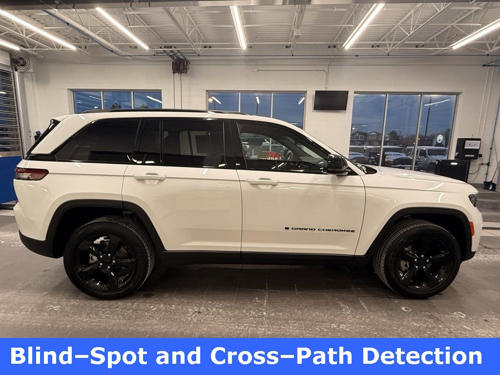 Certified 2025 Jeep Grand Cherokee Altitude image 6