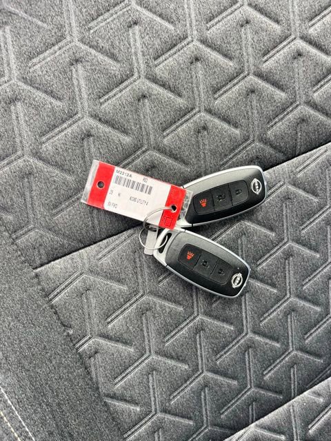 Used 2025 Nissan Kicks SV FWD image 13