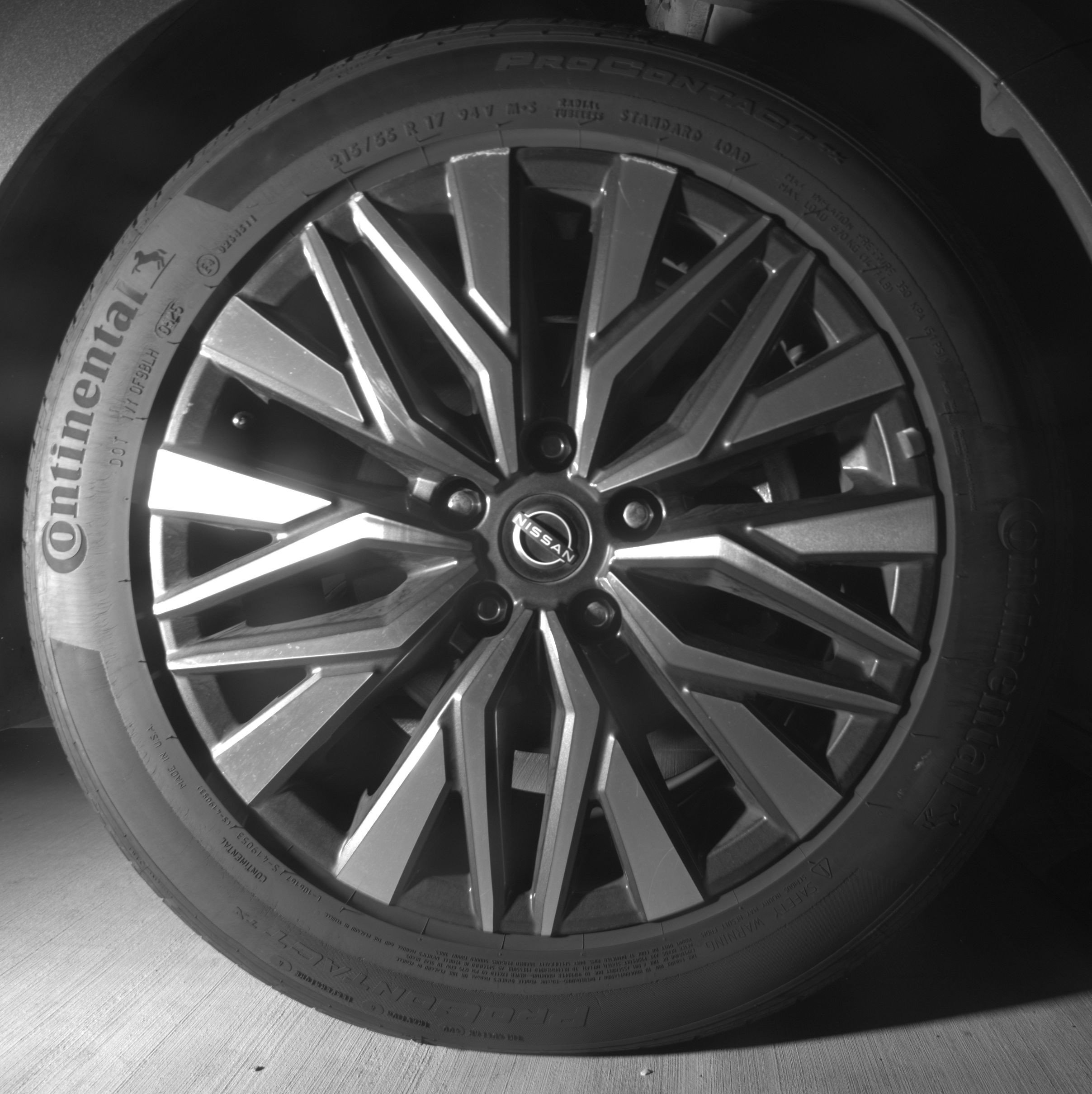 Used 2025 Nissan Altima 2.5 SV FWD image 13