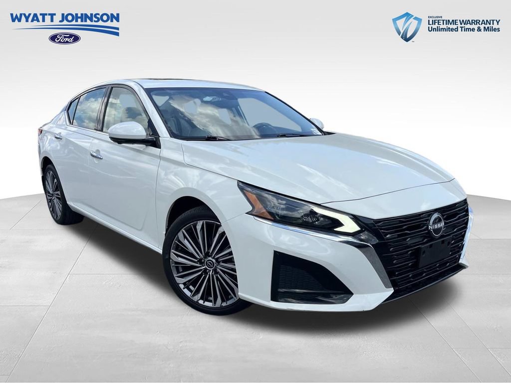 Used 2023 Nissan Altima 2.5 SL AWD/4WD image 1