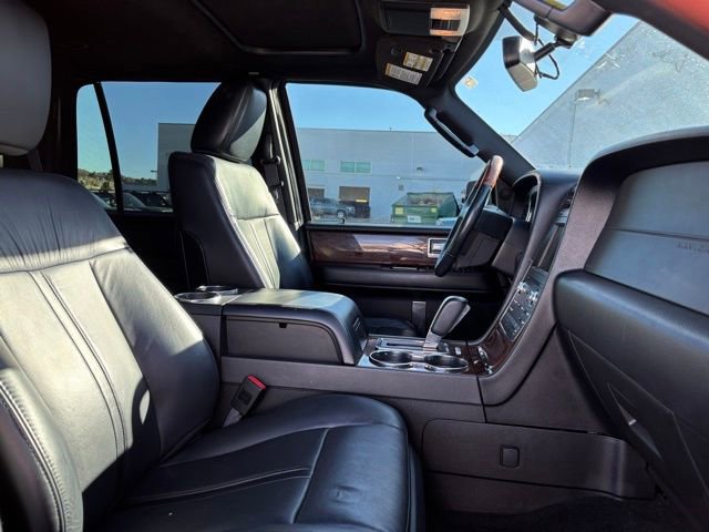 Used 2015 Lincoln Navigator 4WD image 26
