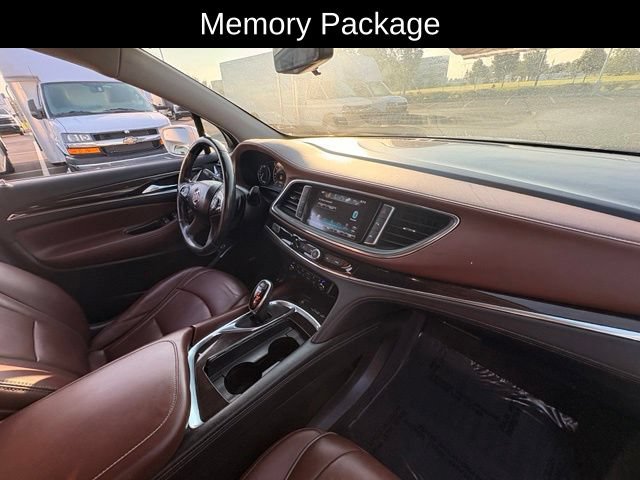 Used 2019 Buick Enclave Avenir w/ Avenir Technology Package AWD/4WD image 19