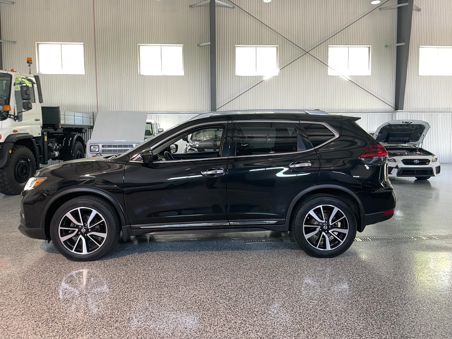 Used 2018 Nissan Rogue SL w/ Premium Package AWD/4WD image 4