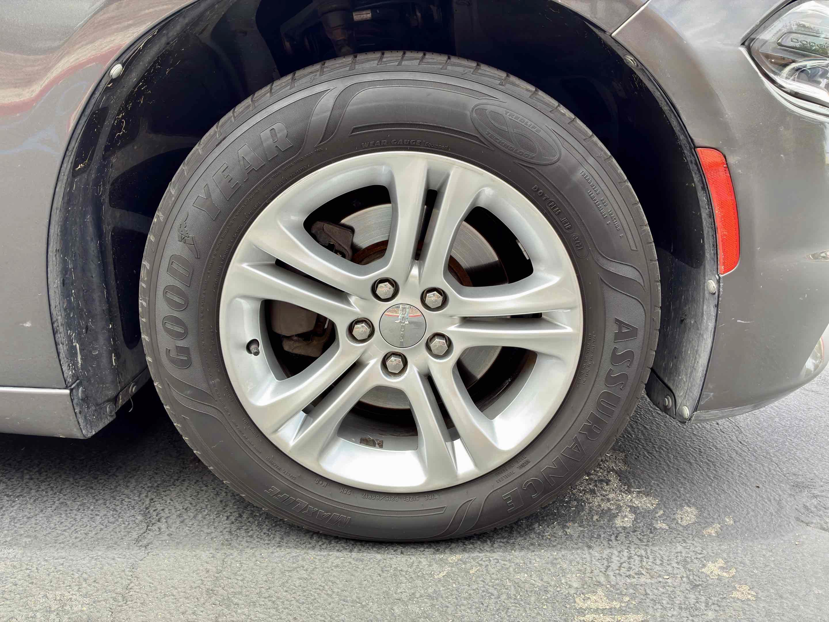Used 2015 Dodge Charger SE RWD image 12