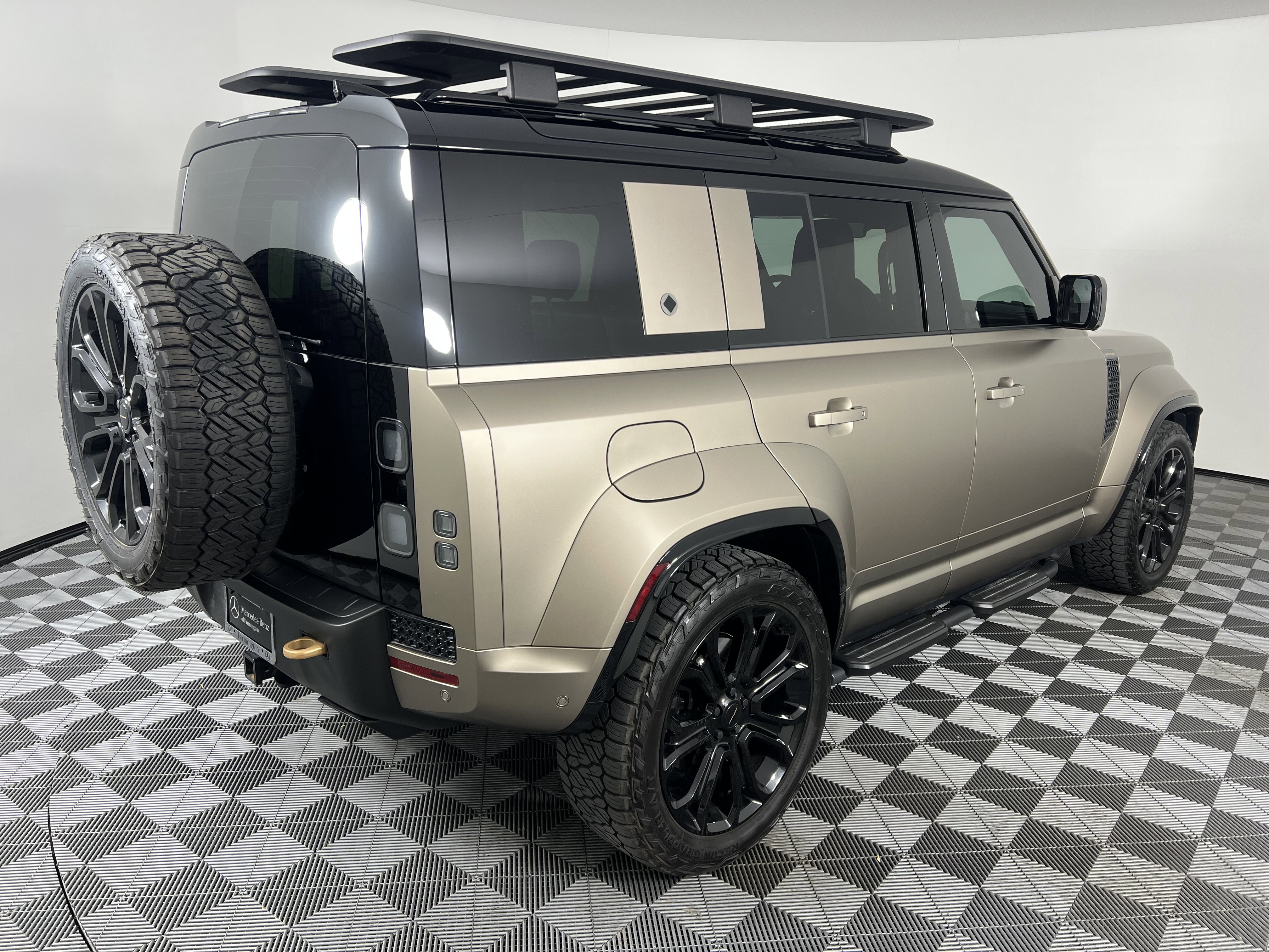 Used 2026 Land Rover Defender 110 OCTA image 12