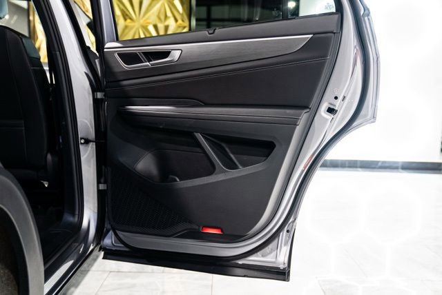 Used 2025 Volkswagen Atlas Cross Sport SE AWD/4WD image 27