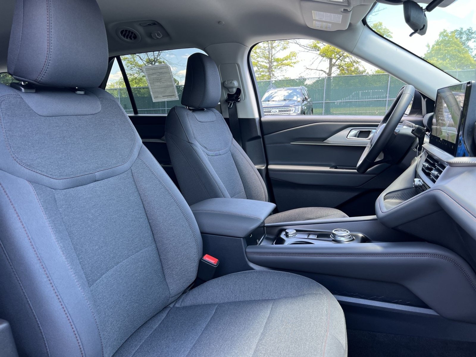 New 2026 Ford Explorer Active AWD/4WD image 27