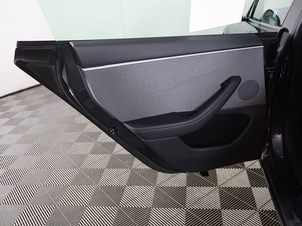 Used 2025 Tesla Model 3 Long Range RWD image 29