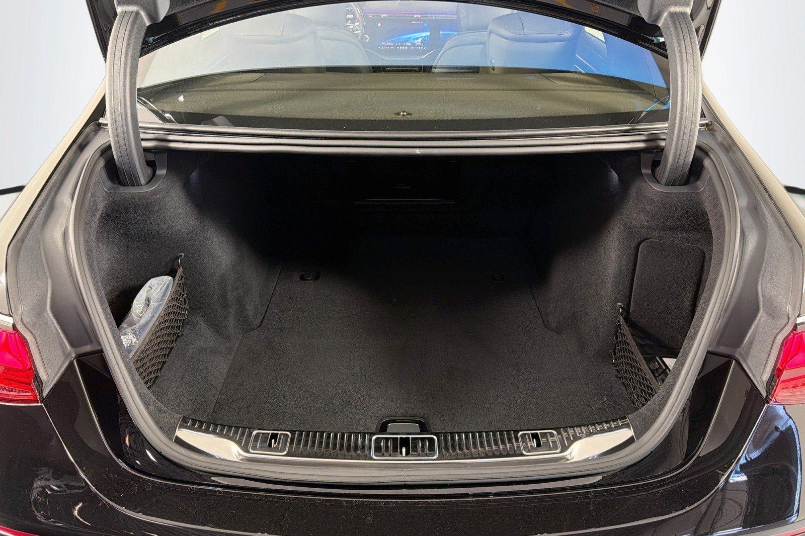 New 2027 Mercedes-Benz S 580 4MATIC Sedan image 25