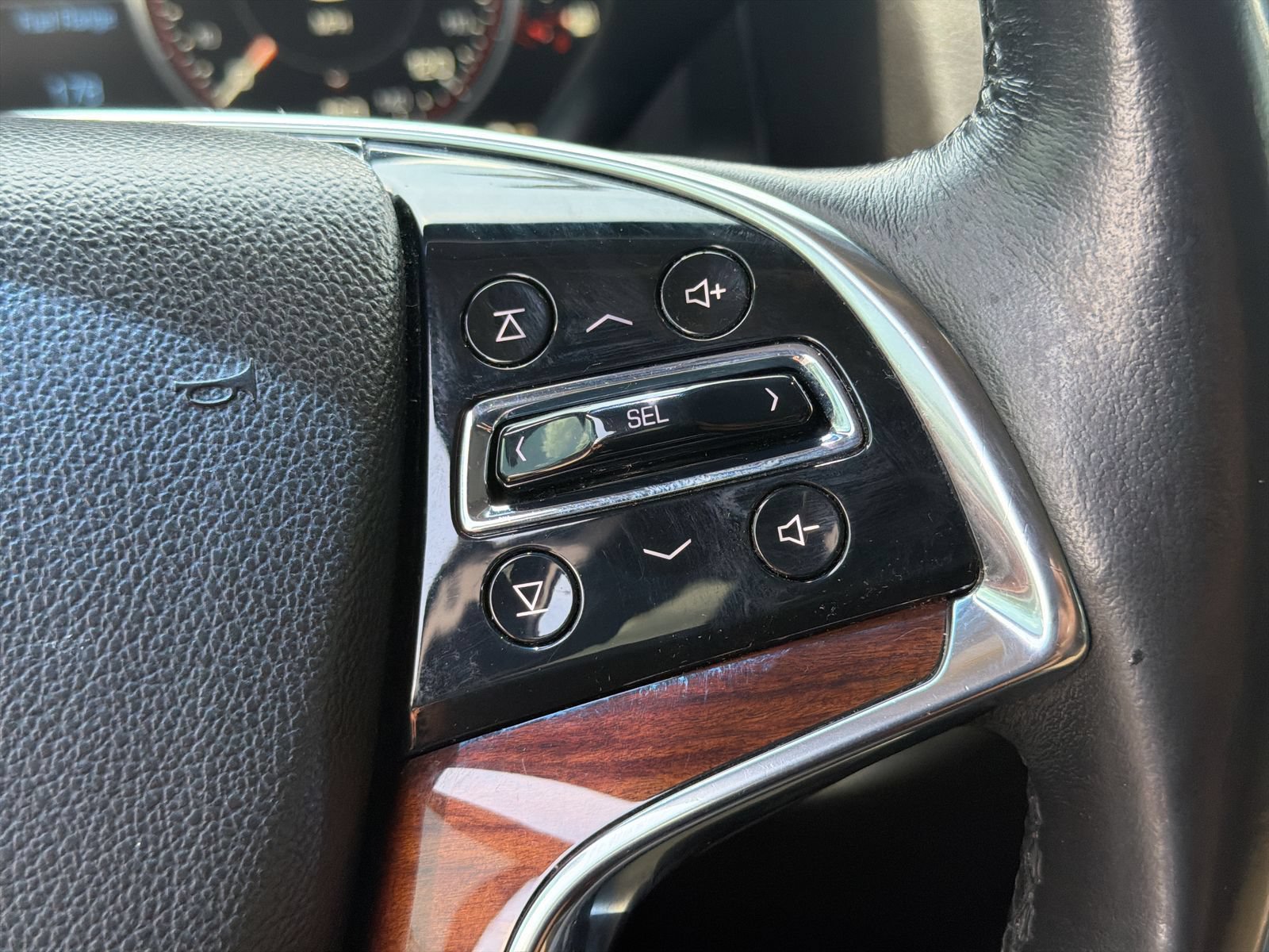 Used 2015 Cadillac Escalade Premium AWD/4WD image 30