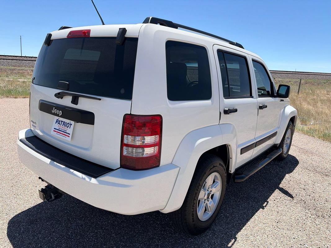Used 2009 Jeep Liberty Sport w/ Popular Equipment Group AWD/4WD image 5