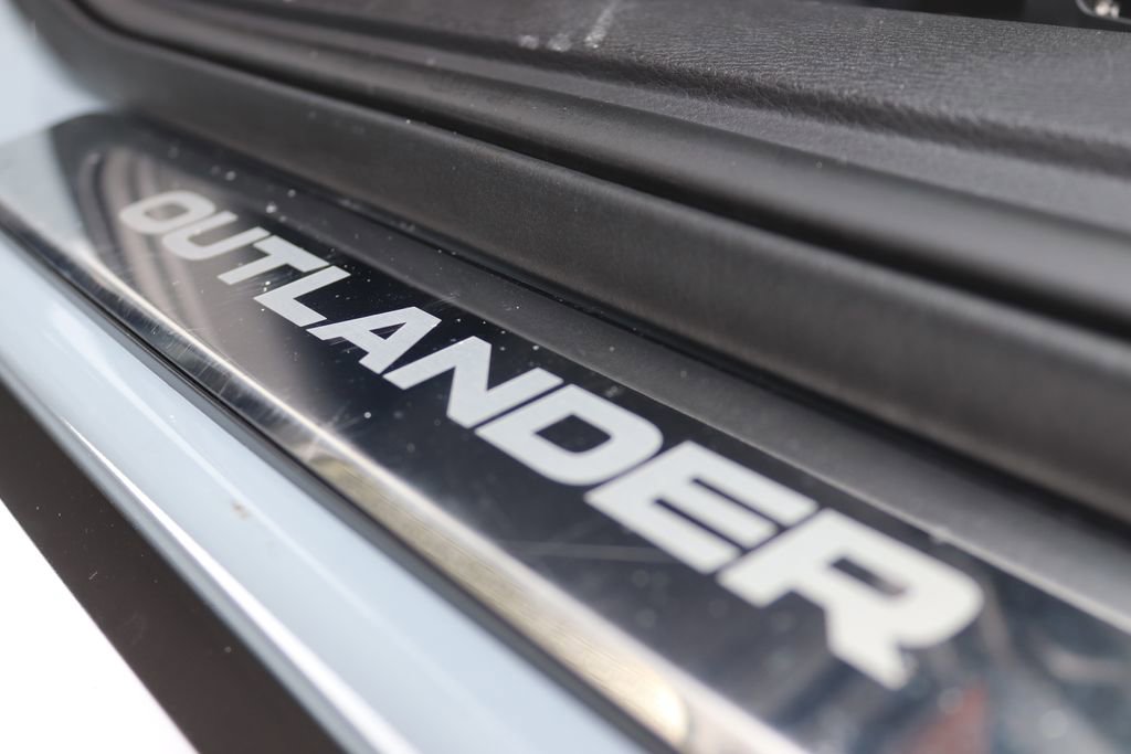 New 2026 Mitsubishi Outlander SEL image 26