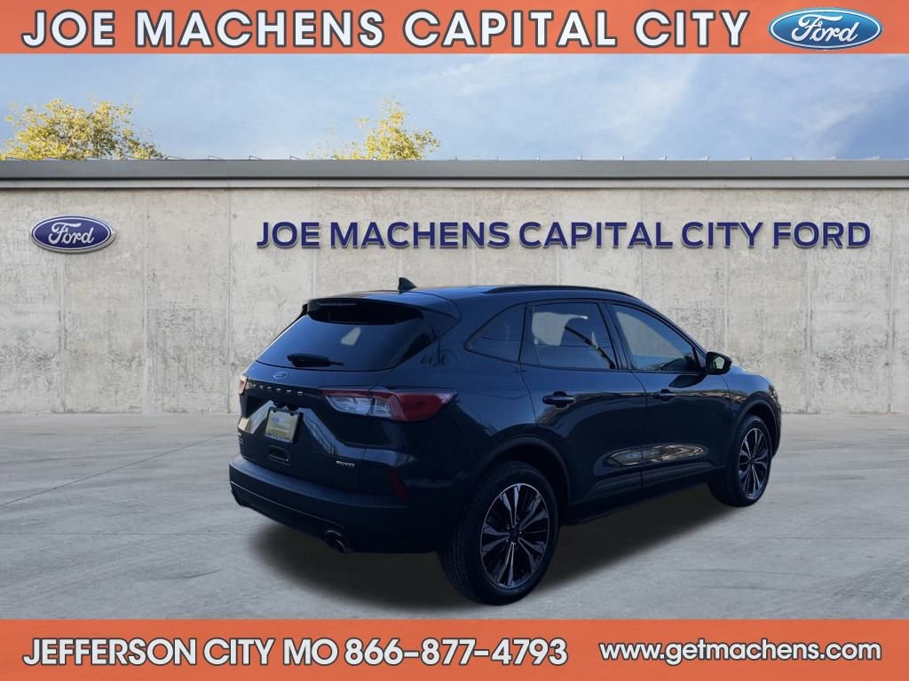 Certified 2022 Ford Escape SE w/ SE Sport Appearance Package image 7