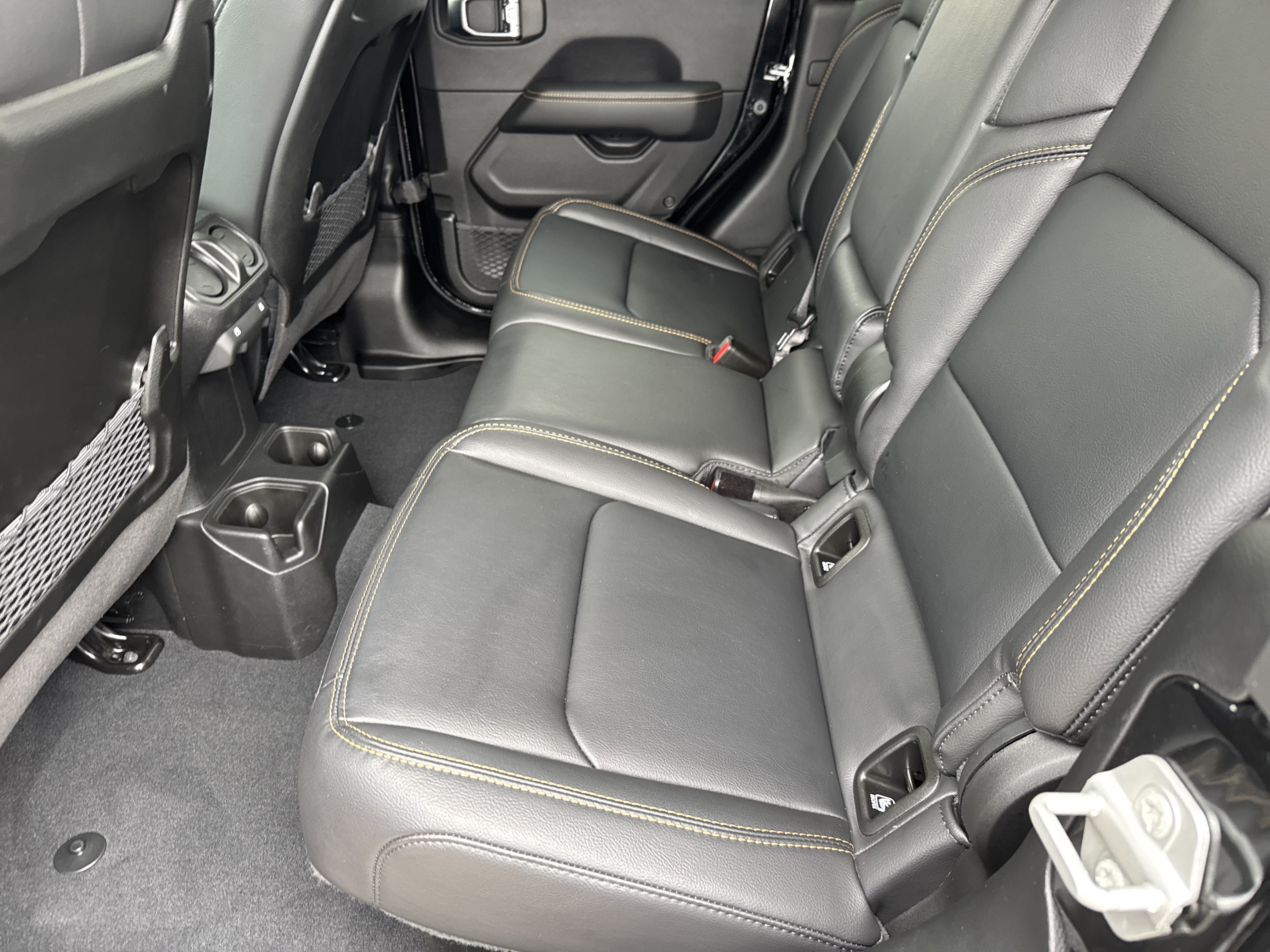 Used 2025 Jeep Gladiator Sport AWD/4WD image 6