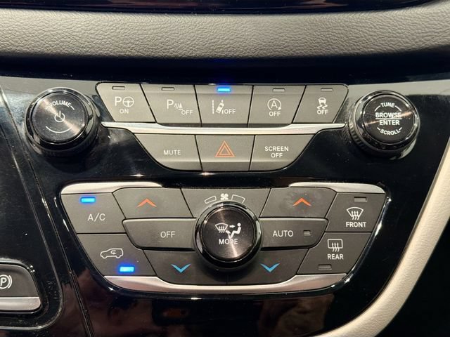 Used 2019 Chrysler Pacifica Touring Plus w/ Advanced Safetytec Group FWD image 15
