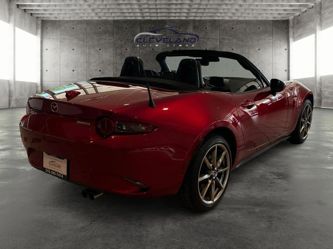 Used 2022 MAZDA MX-5 Miata Grand Touring RWD image 3