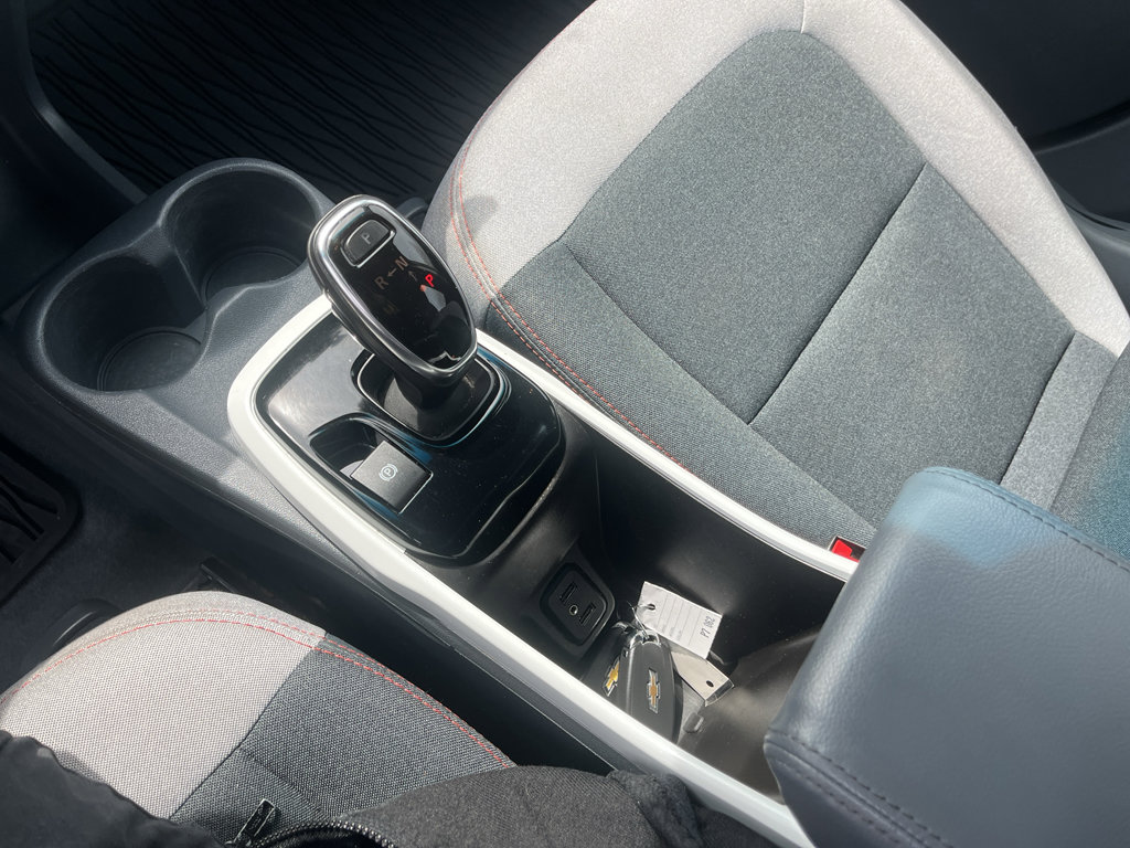 Used 2018 Chevrolet Bolt LT FWD image 23