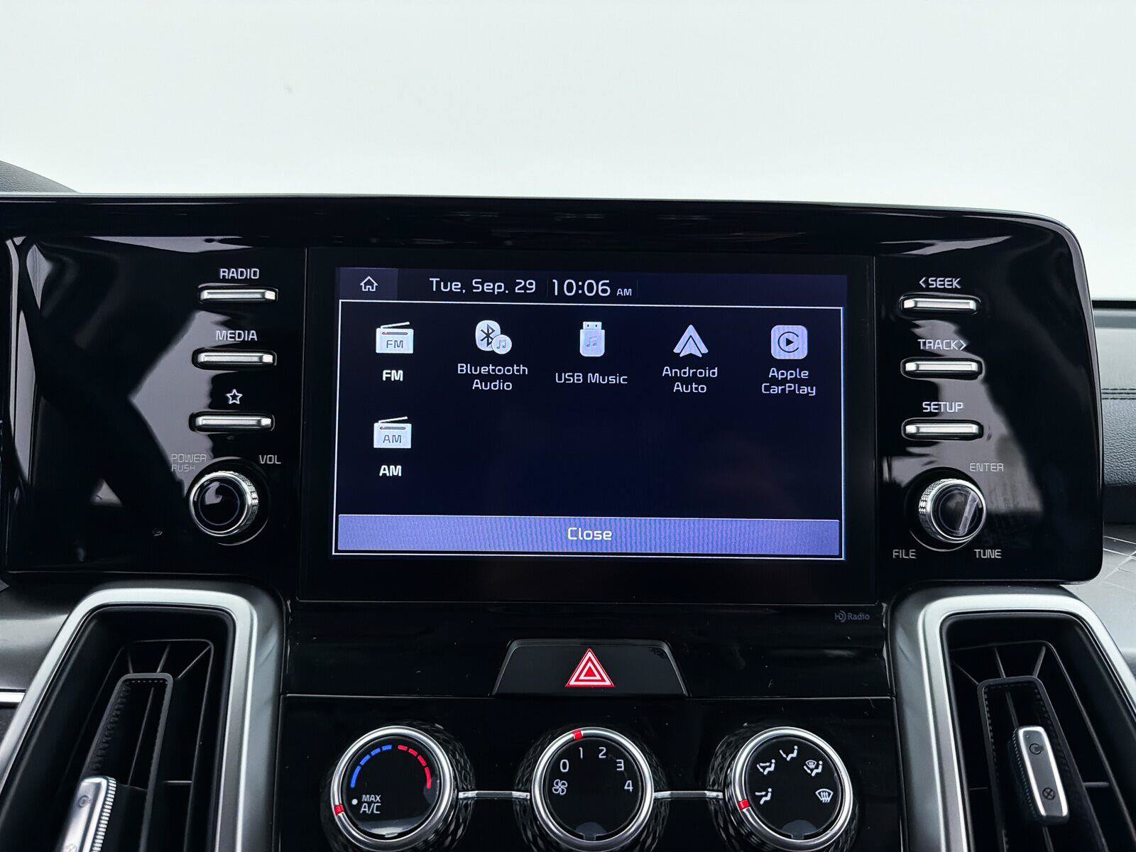 Used 2022 Kia Sorento LX FWD image 5