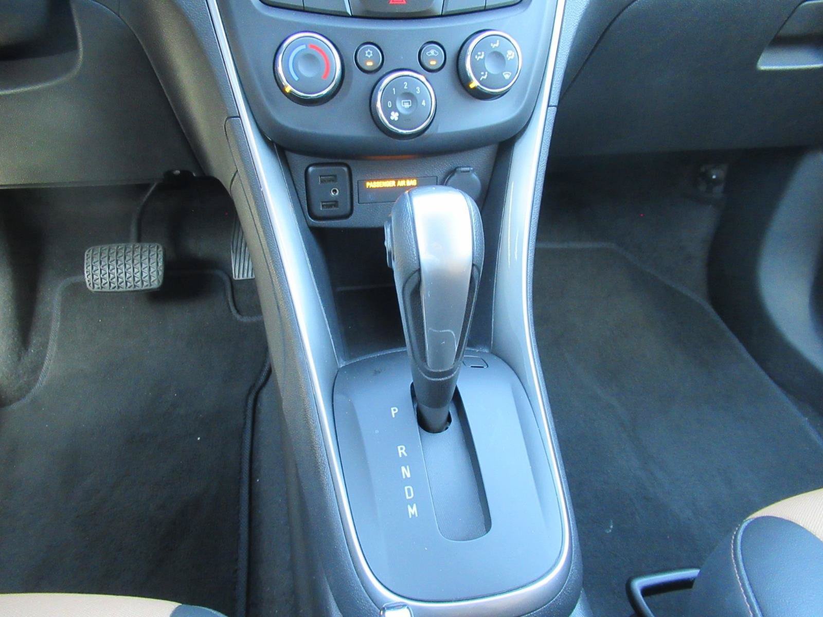 Certified 2020 Chevrolet Trax LT w/ Driver Confidence Package FWD image 26