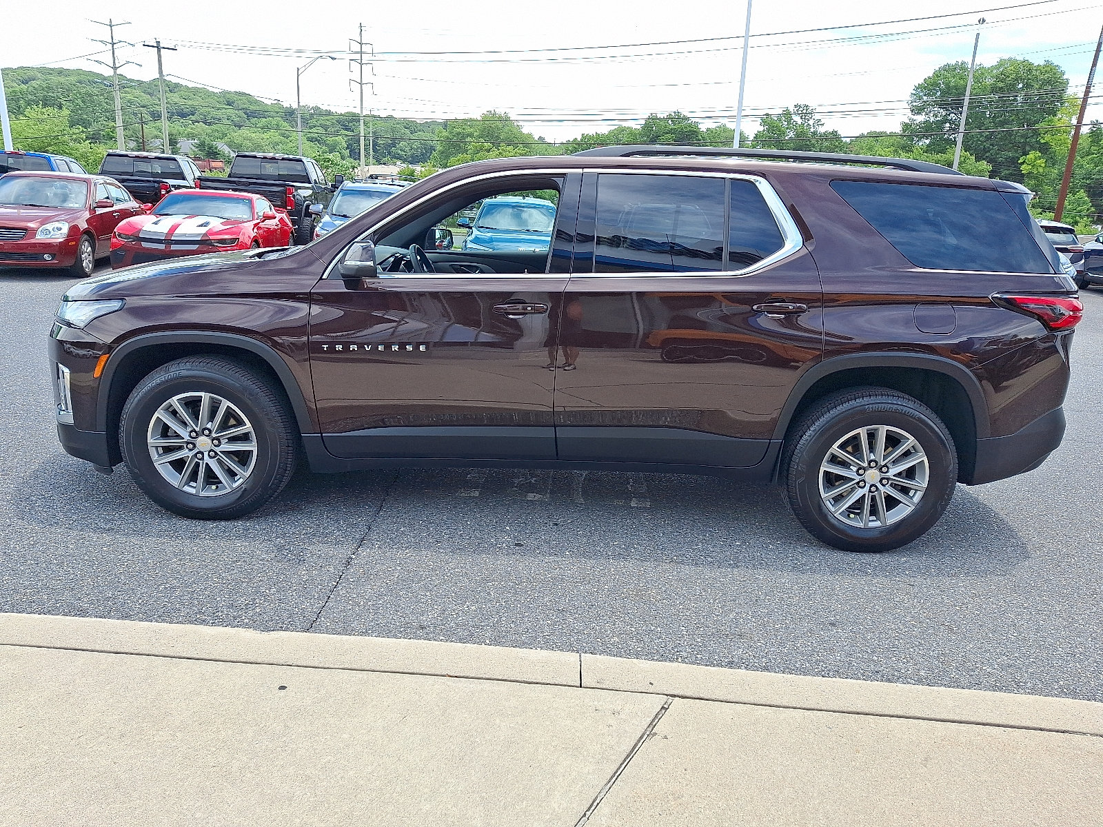 Certified 2023 Chevrolet Traverse LT w/ LPO, Cargo Package AWD/4WD image 4