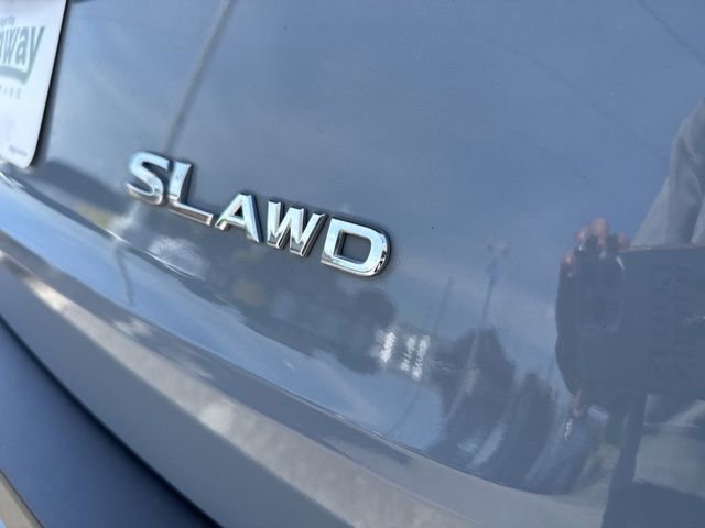 Used 2023 Nissan Rogue SL AWD/4WD image 35