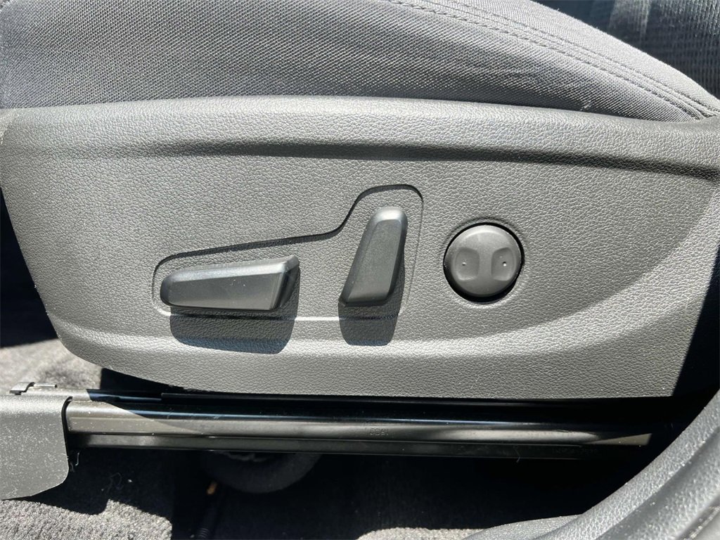 Used 2022 Hyundai Santa Fe SEL w/ Cargo Package image 18