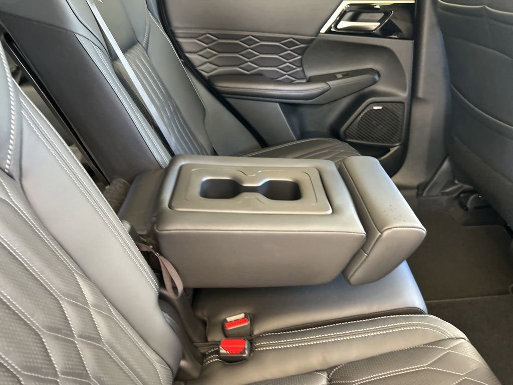 New 2025 Mitsubishi Outlander SEL image 29