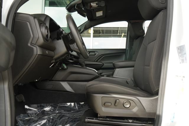 Used 2024 Chevrolet Colorado Trail Boss w/ Technology Package image 26