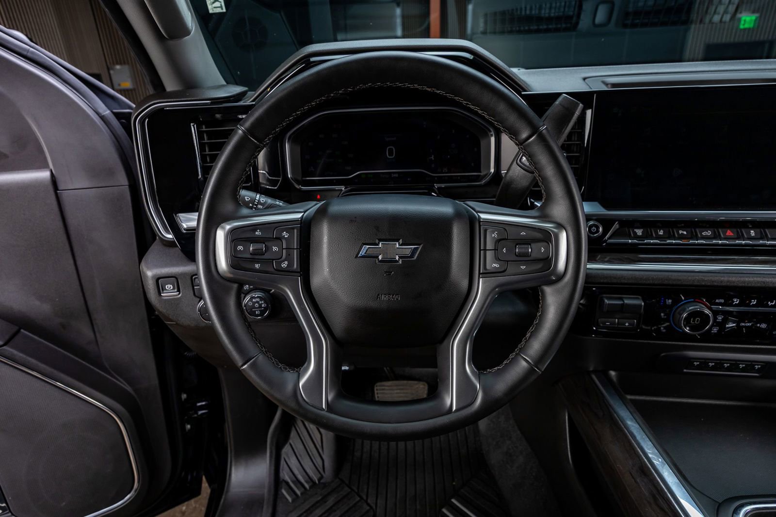 Used 2024 Chevrolet Silverado 2500 LTZ w/ LTZ Plus Package AWD/4WD image 19