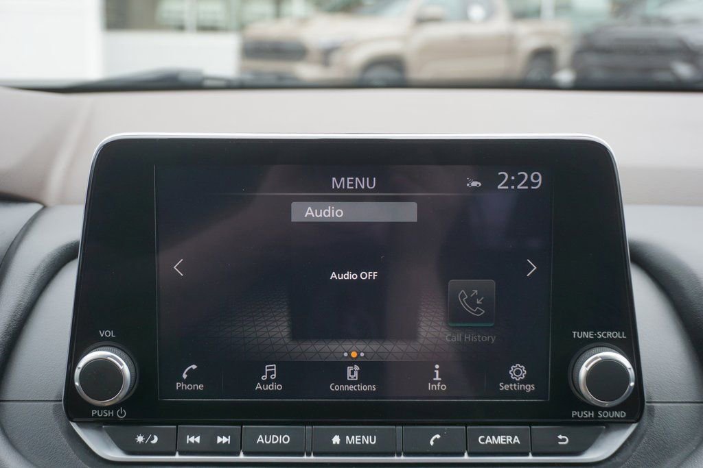 Used 2023 Nissan Rogue SV image 11