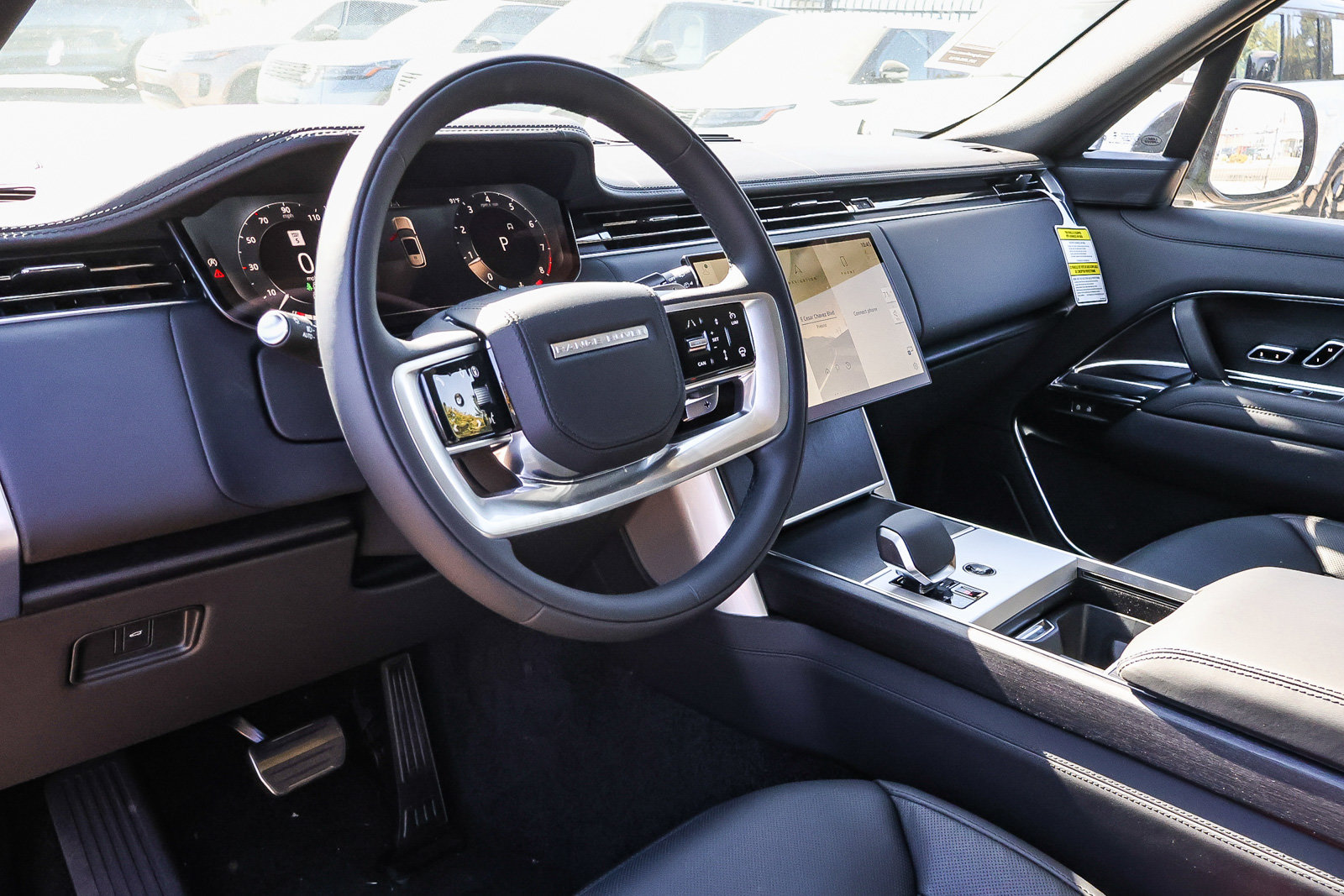 New 2026 Land Rover Range Rover Long Wheelbase SE AWD/4WD image 22