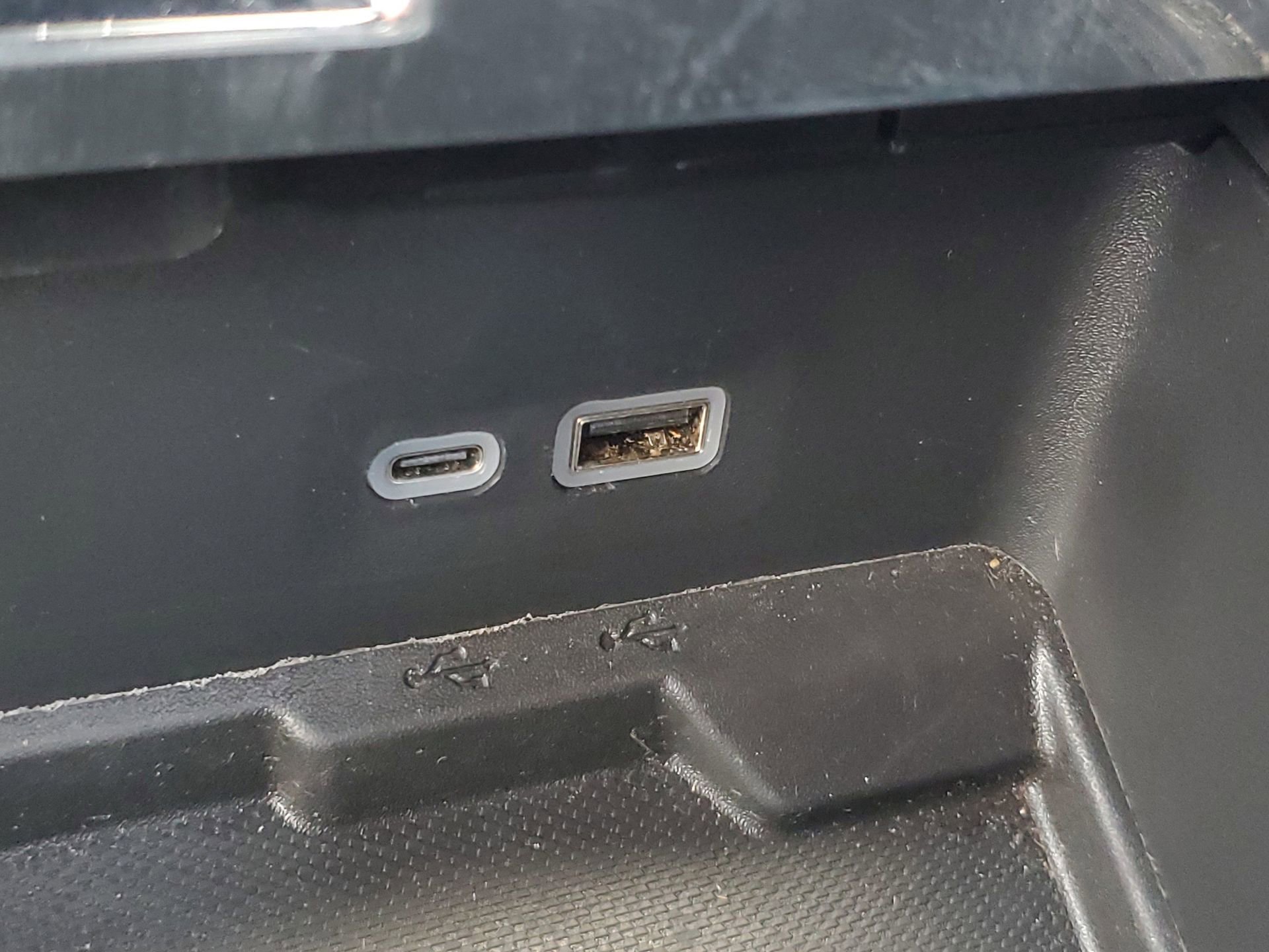 Used 2025 GMC Yukon XL Denali image 30