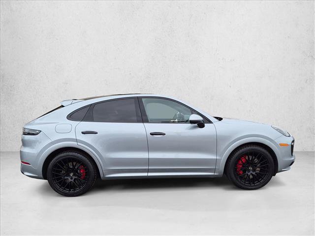 Used 2022 Porsche Cayenne GTS AWD/4WD image 4