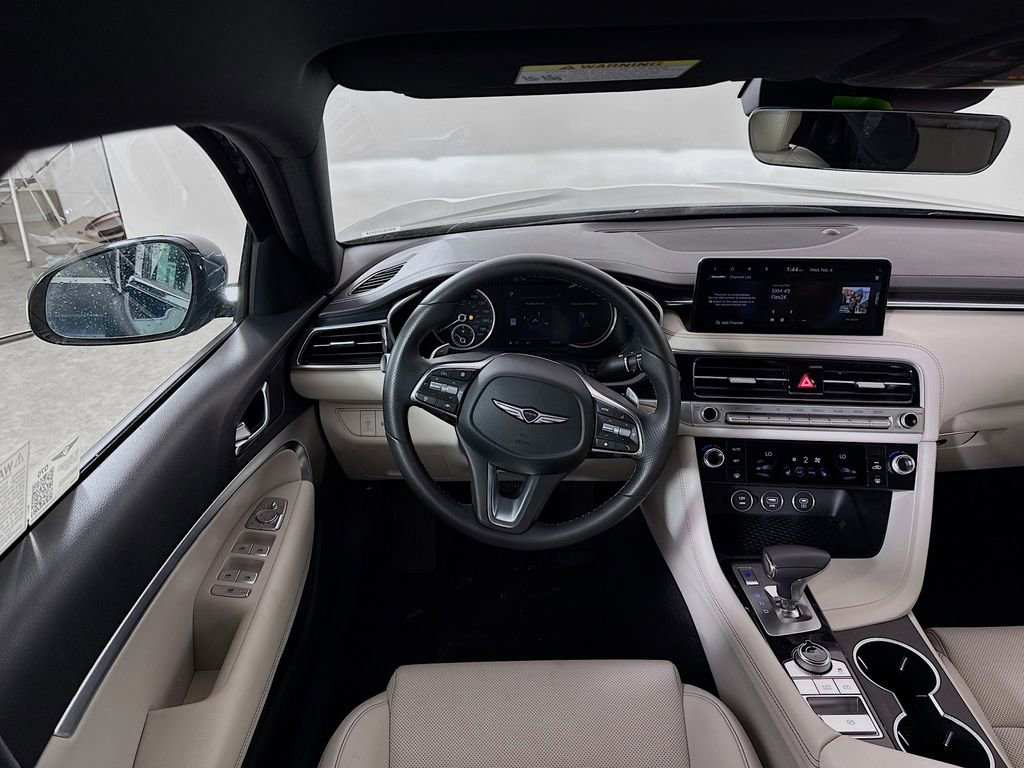 Used 2025 Genesis G70 2.5T image 23