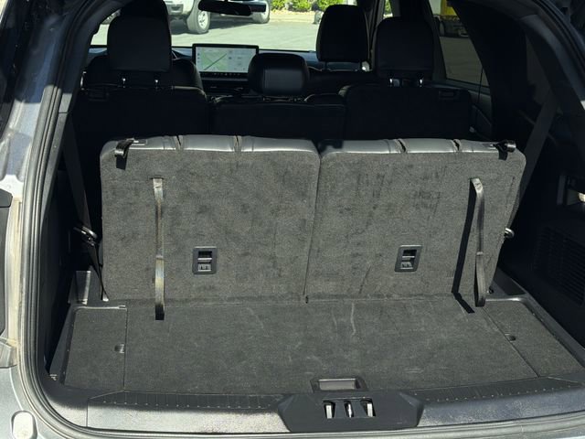 Used 2025 Ford Explorer ST-Line w/ ST-Line Street Pack AWD/4WD image 39