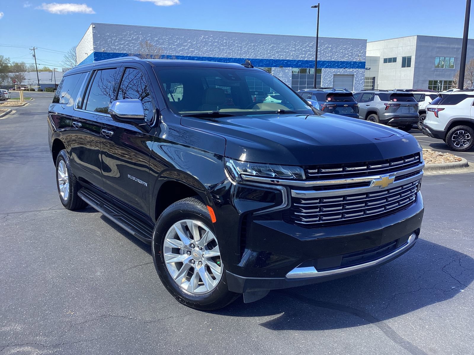 Used 2024 Chevrolet Suburban Premier RWD image 1