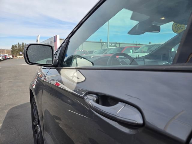 Used 2024 Ford Edge ST-Line w/ Class II Trailer Tow Package image 40