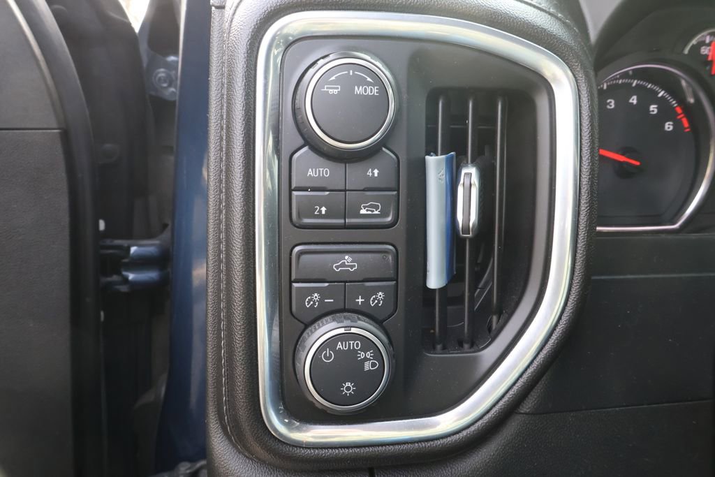 Used 2020 Chevrolet Silverado 1500 LT w/ All-Star Edition image 18