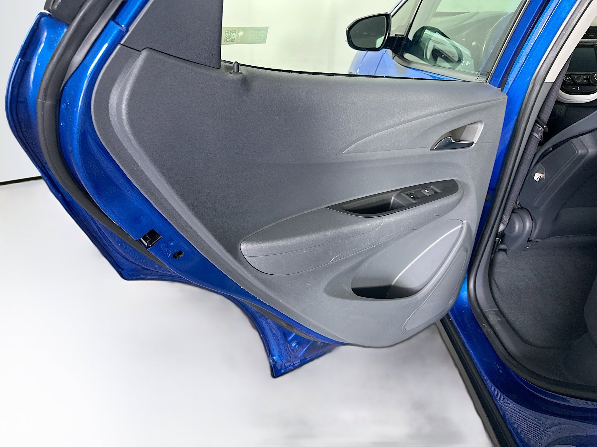 Used 2017 Chevrolet Bolt Premier w/ Driver Confidence II Package image 24