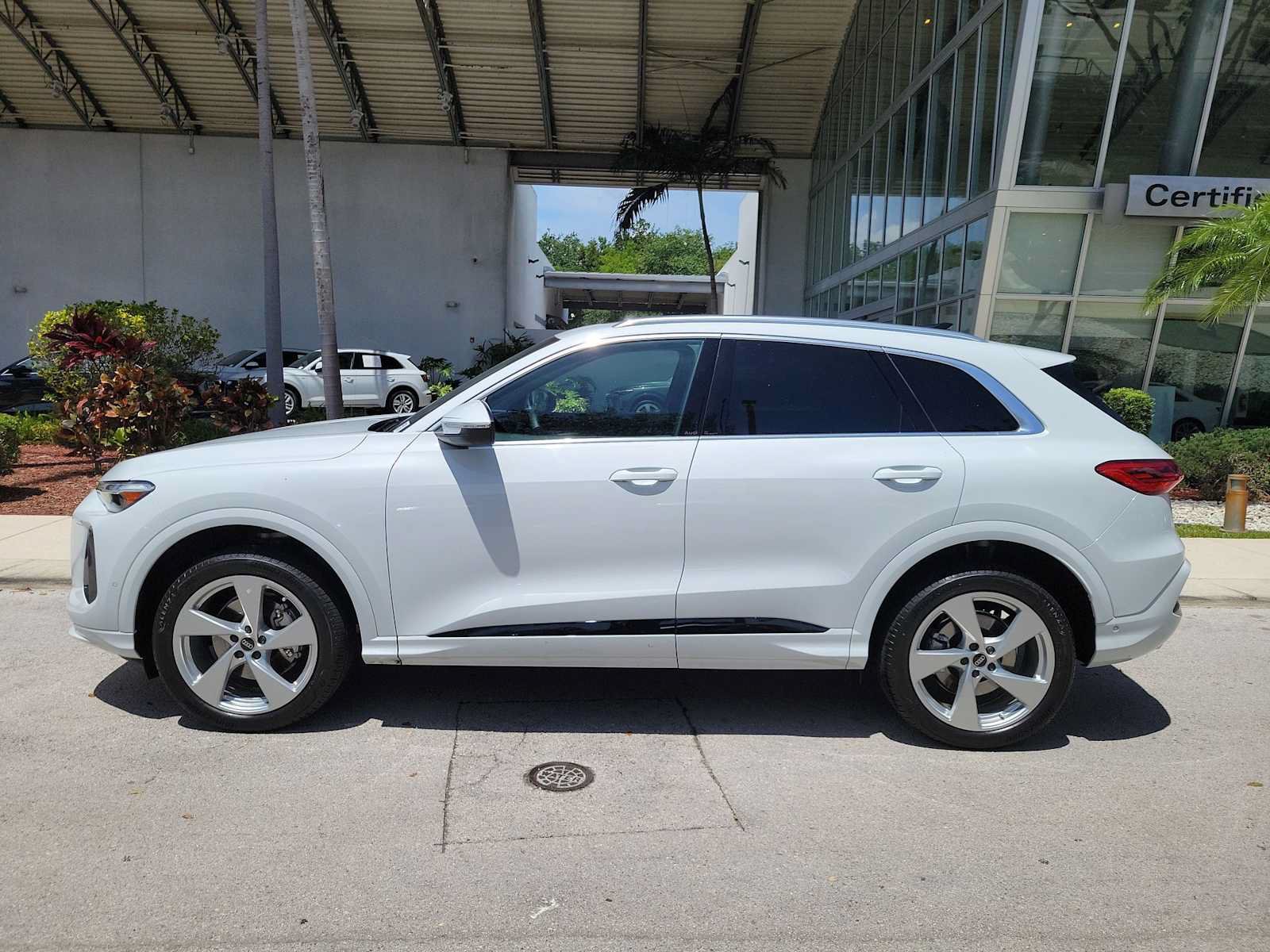 Certified 2025 Audi Q5 Premium Plus w/ Premium Plus AWD/4WD image 17