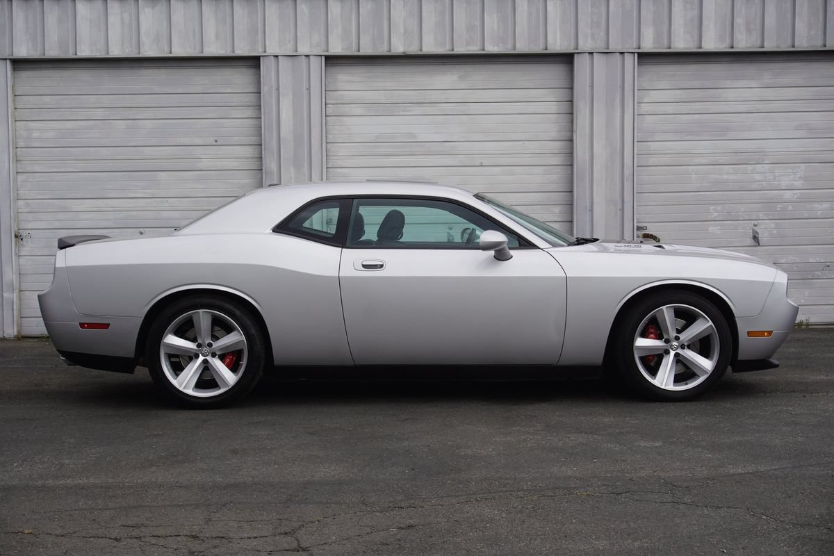 Used 2009 Dodge Challenger SRT8 RWD image 6