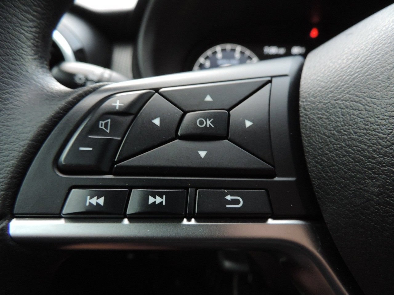 Used 2022 Nissan Kicks SV FWD image 26
